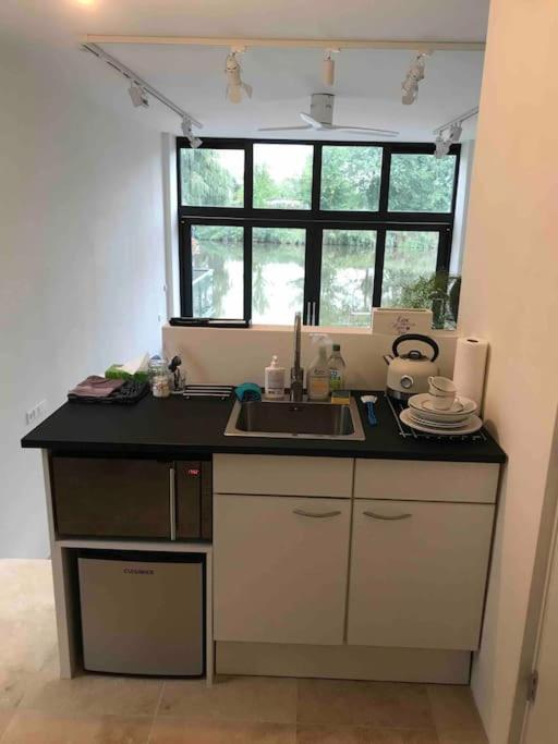 אלמיר Prachtig Guesthouse Aan Het Water מראה חיצוני תמונה